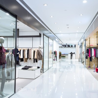 shutterstock 163448702 shoppingcenter low